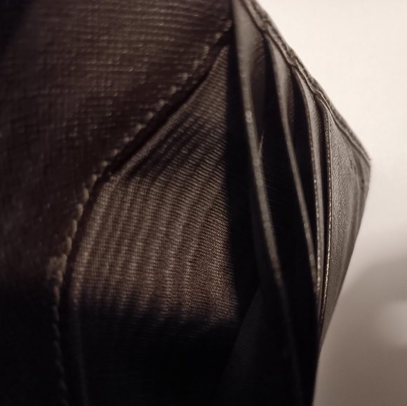 Celine wallet, some scratches on hardware and coin residue - Picture 12 of 12